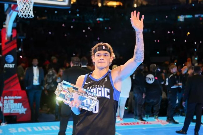 熊猫体育：NBA一夜动态：勇士将试训湖人旧将 保罗确定仍穿3号麦克朗签魔术(图2)