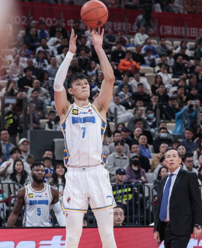 中国篮球21岁新星崛起 连场20+持续爆发 郭士强脸上有光(图1)