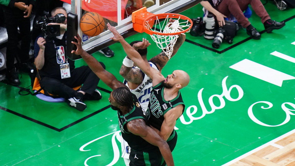 字母哥领衔雄鹿全胜夺冠：2024年NBA杯决赛的传奇之路(图1)