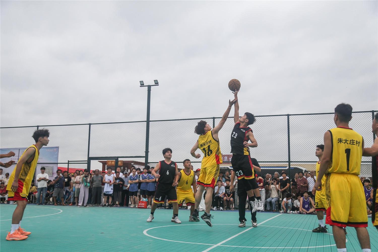 今日！CCTV5直播NBA湖人对决火箭+中超上海申花+英超5+转跳水(图1)