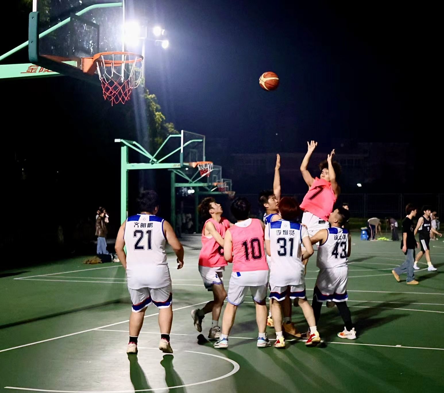 熊猫体育：NBA 2024-2025全明星赛大解析：新星崛起与传奇对决(图1)