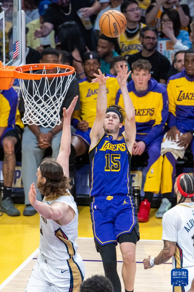 熊猫体育资讯：篮球——NBA常规赛：湖人胜鹈鹕(图5)