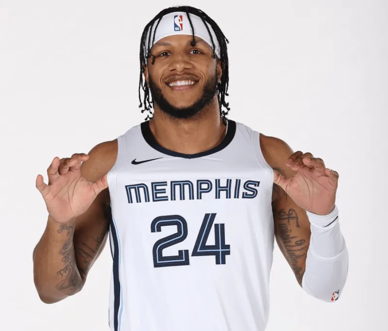 流言板]28岁生日快乐！NBA官方晒照为拉马尔-史蒂文斯送上生日祝福(图1)