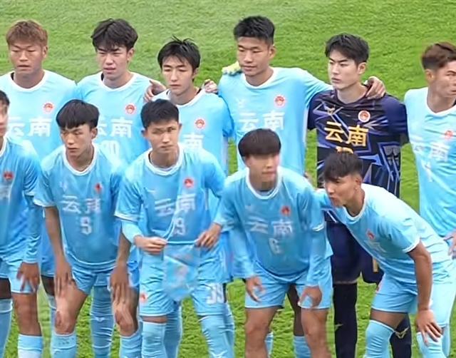 玉昆主帅安德森观战云南男足U20全运会资格赛考察年轻球员(图2)
