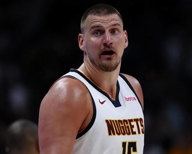 公牛官宣罗斯球衣退役NBA新纪录诞生！约胖联盟第1威少太难了(图4)