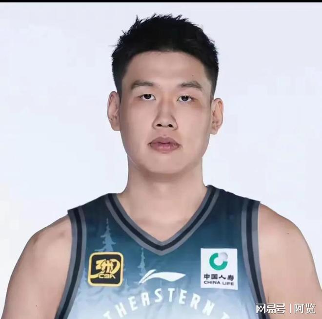 篮球速递！吉林男篮换赞助商换外援调整阵容“剑指”季后赛！(图3)