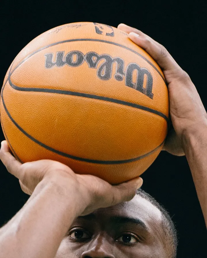 流言板]凯尔特人官方晒杰伦-布朗投篮照：不仅是比赛这是种艺术(图1)