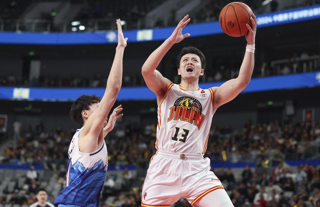 吉林男篮与辽宁队达成球员互换姜宇星“一换二”(图1)