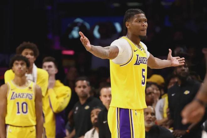 单挑打爆湖人全队！26岁天才签约正式退出NBA(图6)