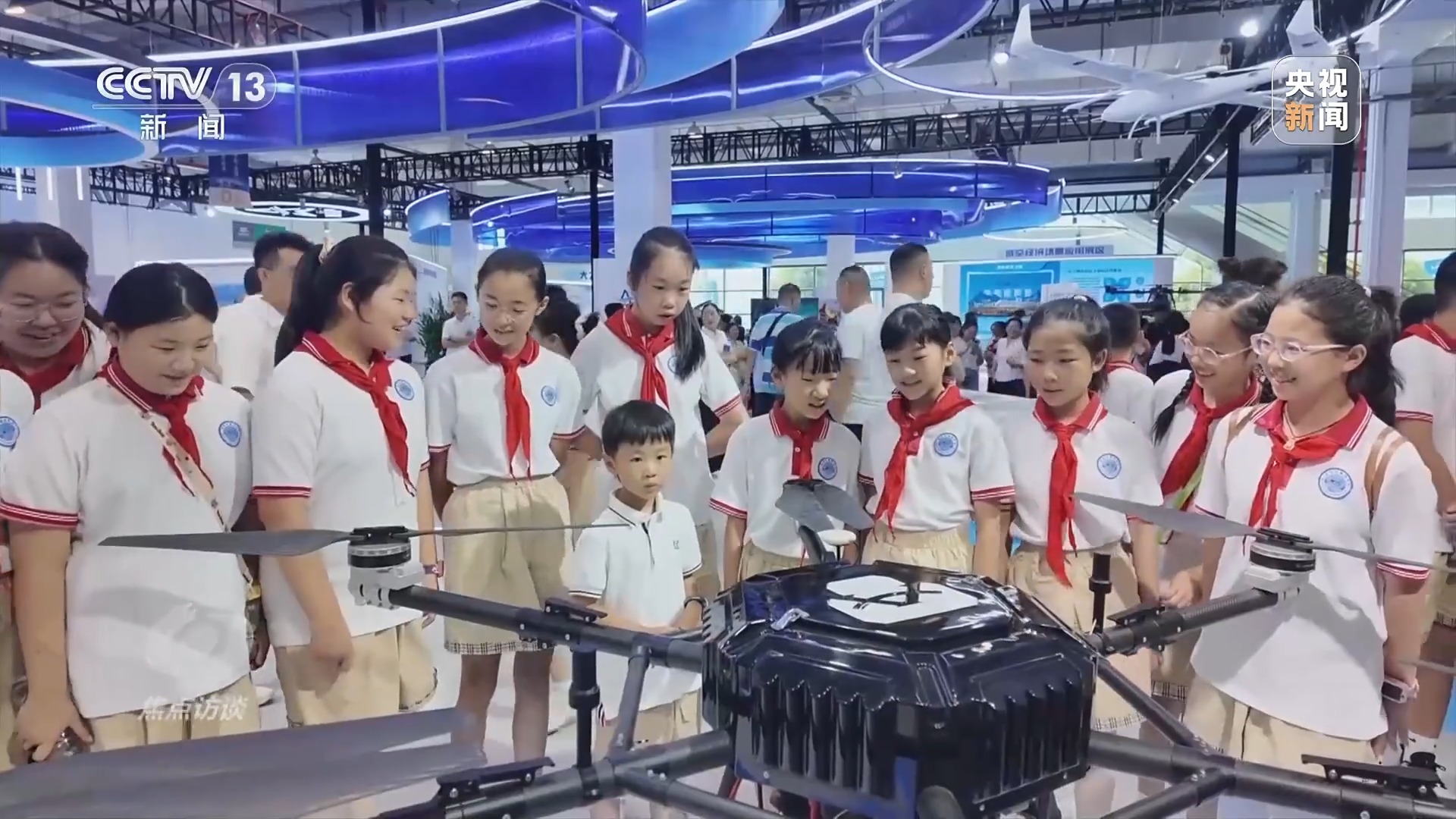 熊猫体育：焦点访谈丨用脑波踢足球VR体验消防救援科普原来可以如此有趣(图6)