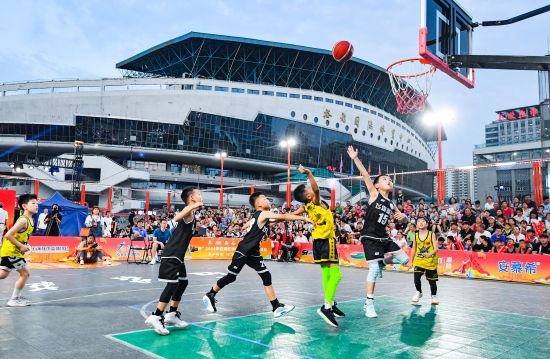 篮球快讯！广州有望签下新外援！辽篮旧将重返nba！丛明晨受伤！(图1)