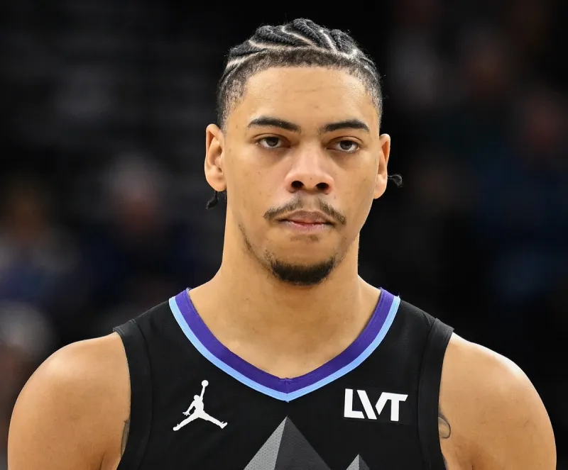 熊猫体育资讯：流言板]23岁生日快乐！NBA官方晒照为杰登-斯普林格庆生(图1)