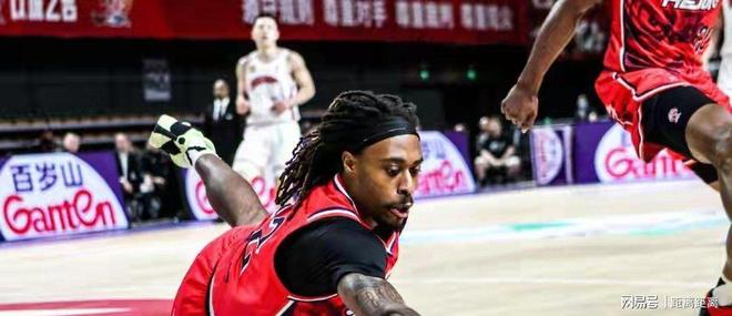 篮球快讯！广东“单场46分”外援到队攻守兼备值得期待！(图2)