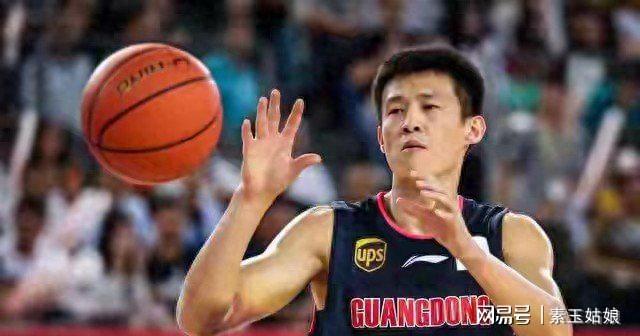 篮球快讯！深圳四外援就位想要重返季后赛能否成功？(图1)