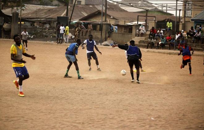 熊猫体育资讯：16万库拉索踢进世界杯14亿中国足球还在苦等一张门票(图6)