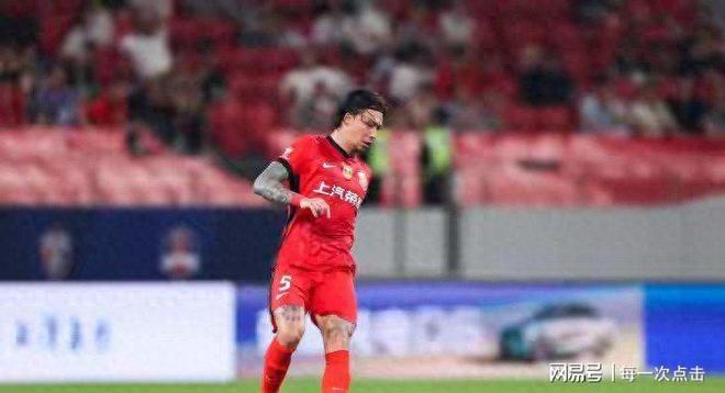 36岁张琳芃夺第11个中超冠军！中国足球“冠军之王”诞生(图1)