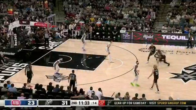 快船最新动态：哈登获周最佳提名德罗赞或加盟湖人大战出场情况更新(图1)