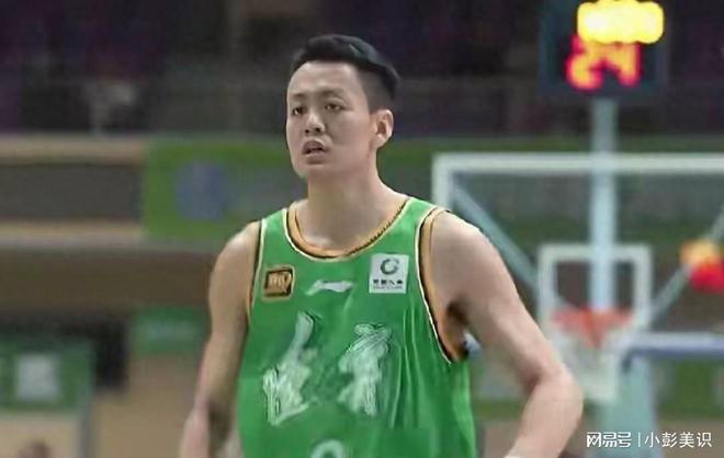 篮球快讯！辽宁vs江苏姜宇星布朗遇考验杨鸣压力大！(图1)