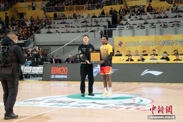 熊猫体育资讯：CBA揭幕战打响浙江广厦迎首面总冠军旗帜(图3)