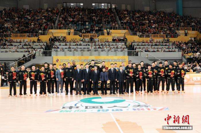 熊猫体育资讯：CBA揭幕战打响浙江广厦迎首面总冠军旗帜(图5)