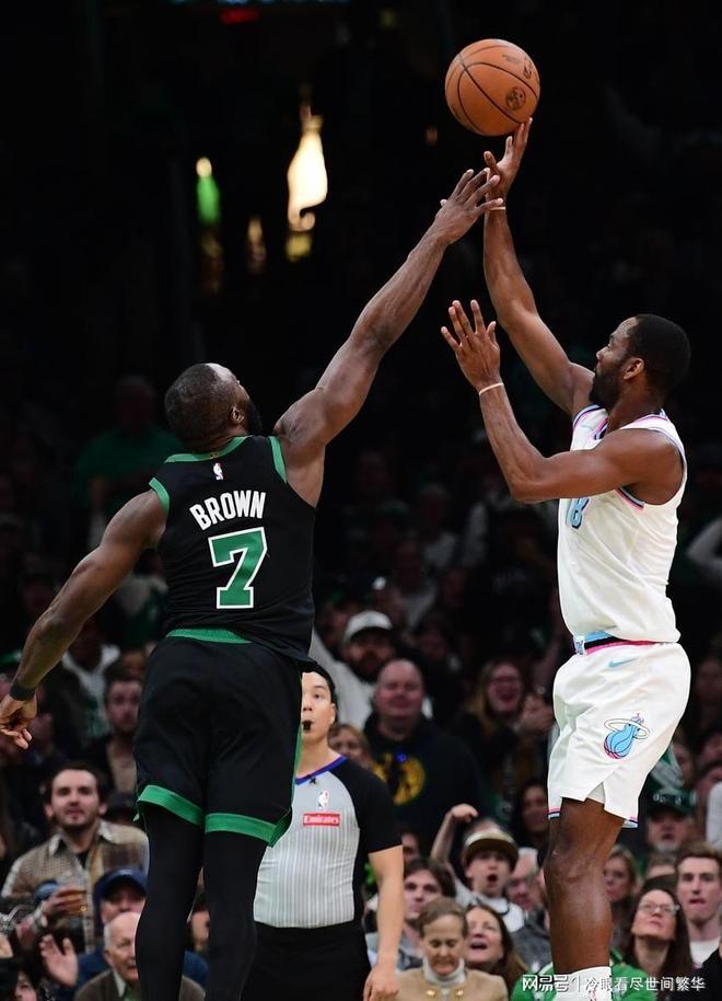 NBA前瞻：热火与凯尔特人的巅峰对决谁能笑傲赛场？