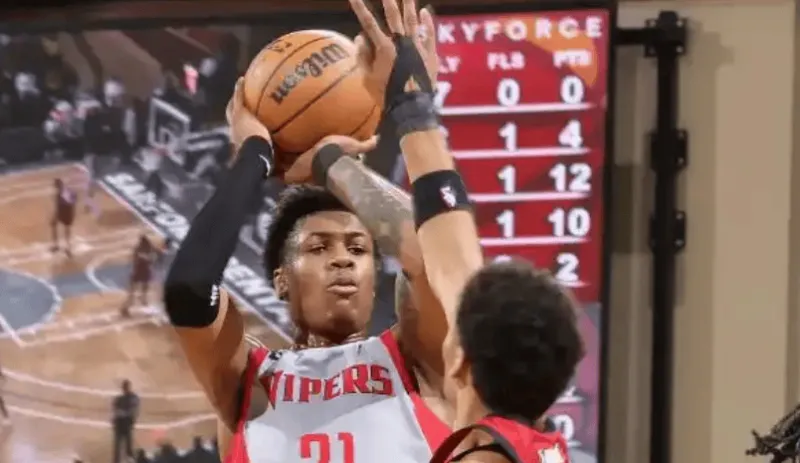 熊猫体育：流言板]火箭将裁掉2024年选秀大会33号秀泰勒-史密斯(图1)