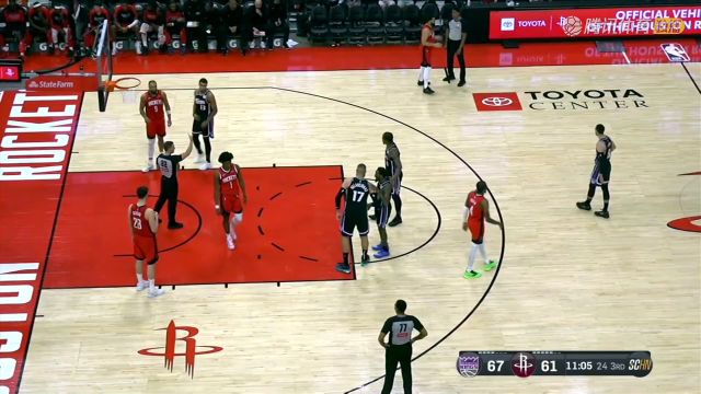 6年熬完260场比赛三球创NBA79年纪录26亿合同成NBA最烂投资