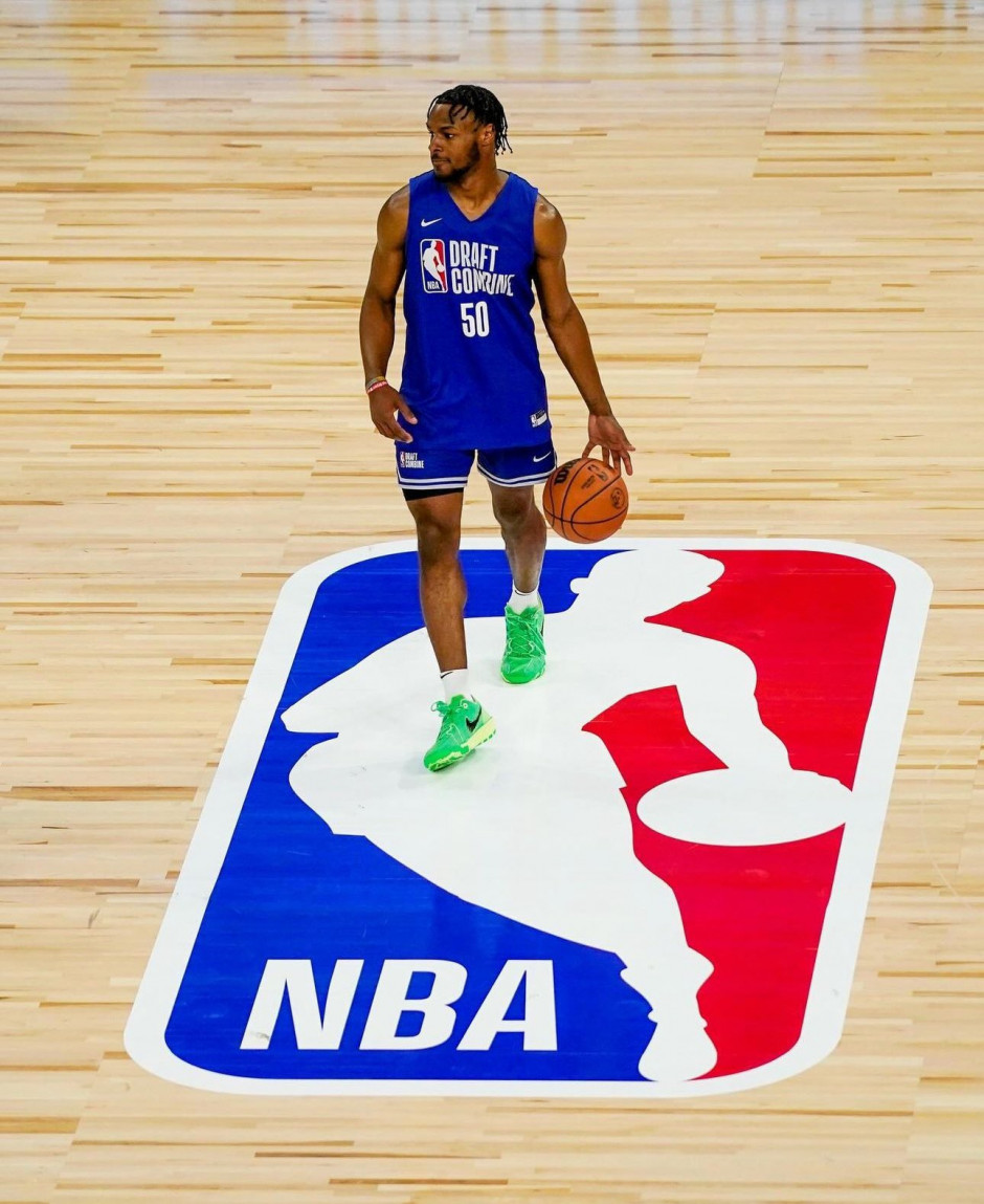 快船又吃亏？巴恩斯违例发球裁判无视官方证实不利判罚已成常态