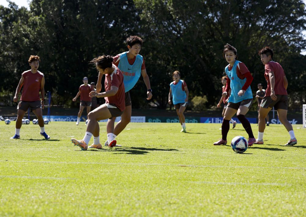 “一定会打出积极进取的比赛”——中国女足备战亚洲杯探营(图1)
