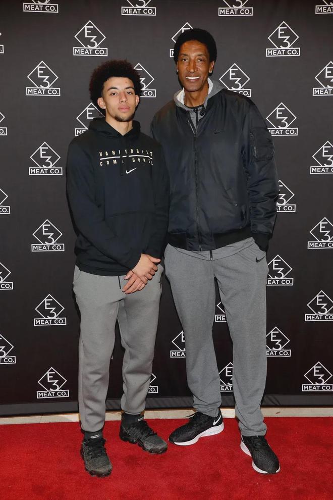 右脚手术！NBA星二代！正式赛季报销(图4)