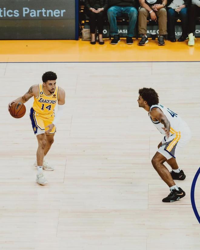 右脚手术！NBA星二代！正式赛季报销(图6)