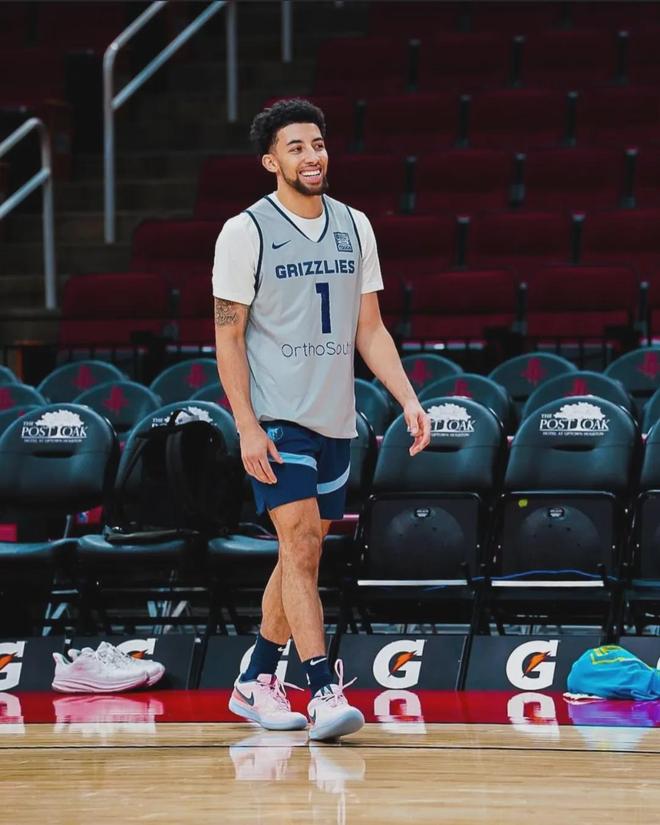 右脚手术！NBA星二代！正式赛季报销(图8)