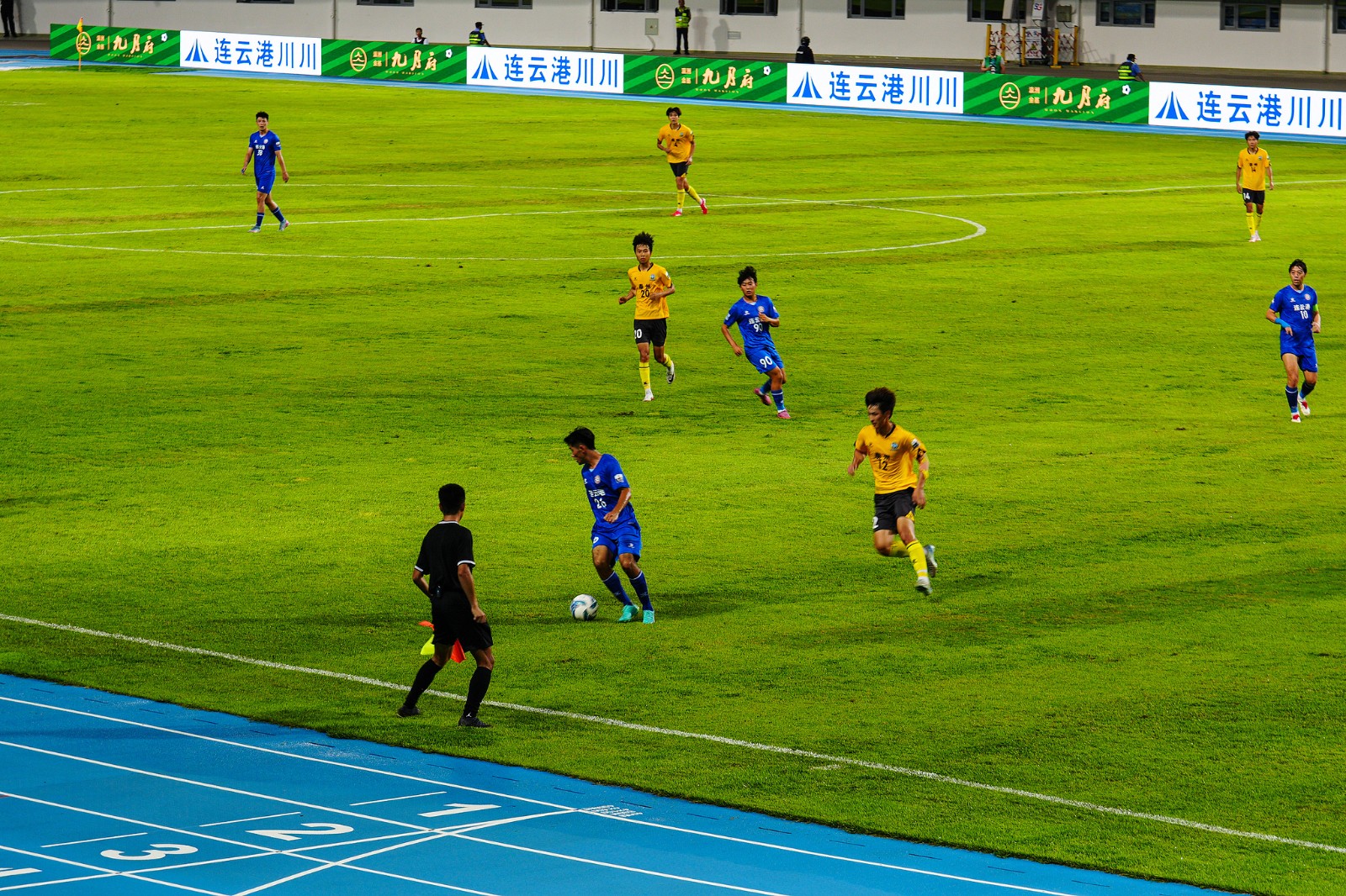 熊猫体育资讯：苏超战火重燃：一场足球盛宴背后的全民狂欢(图1)