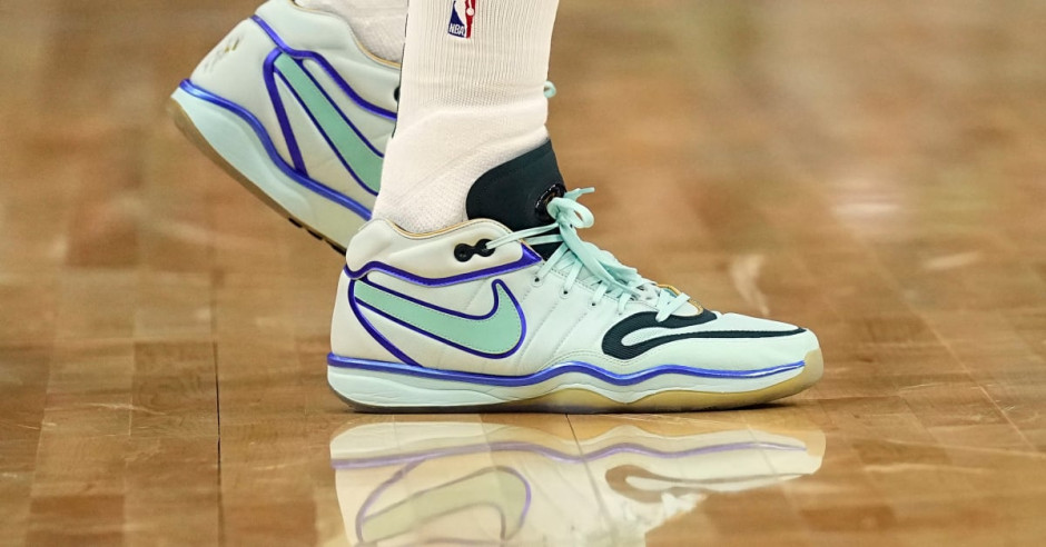 布伦森砍下28分5篮板7助攻尼克斯主场113-102力克老鹰赢得G1(图1)